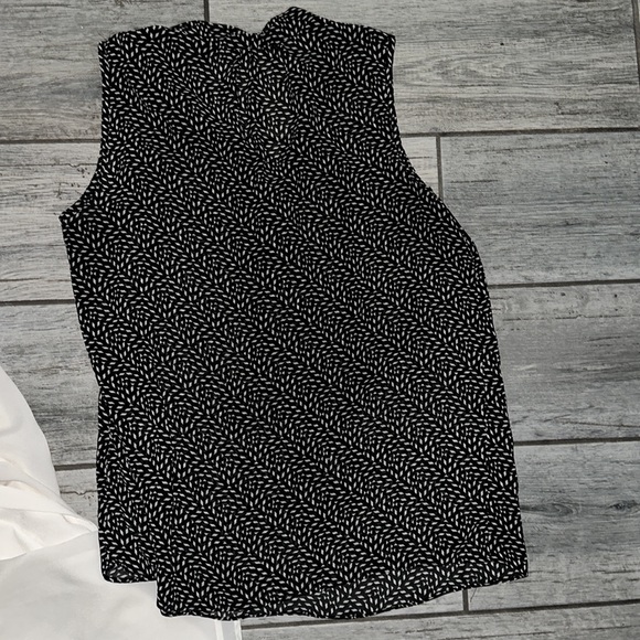 Lot of 2 tie front blouses - Picture 4 of 5